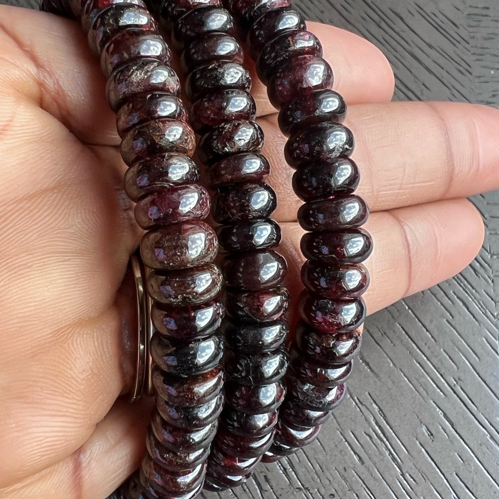 Garnet donut bracelet 6.5’ - Picture 3 of 6
